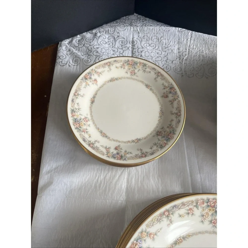 Noritake Ivory China #7246 Gallery 30 Piece Set Floral Gold Trim Dishes /Bowls